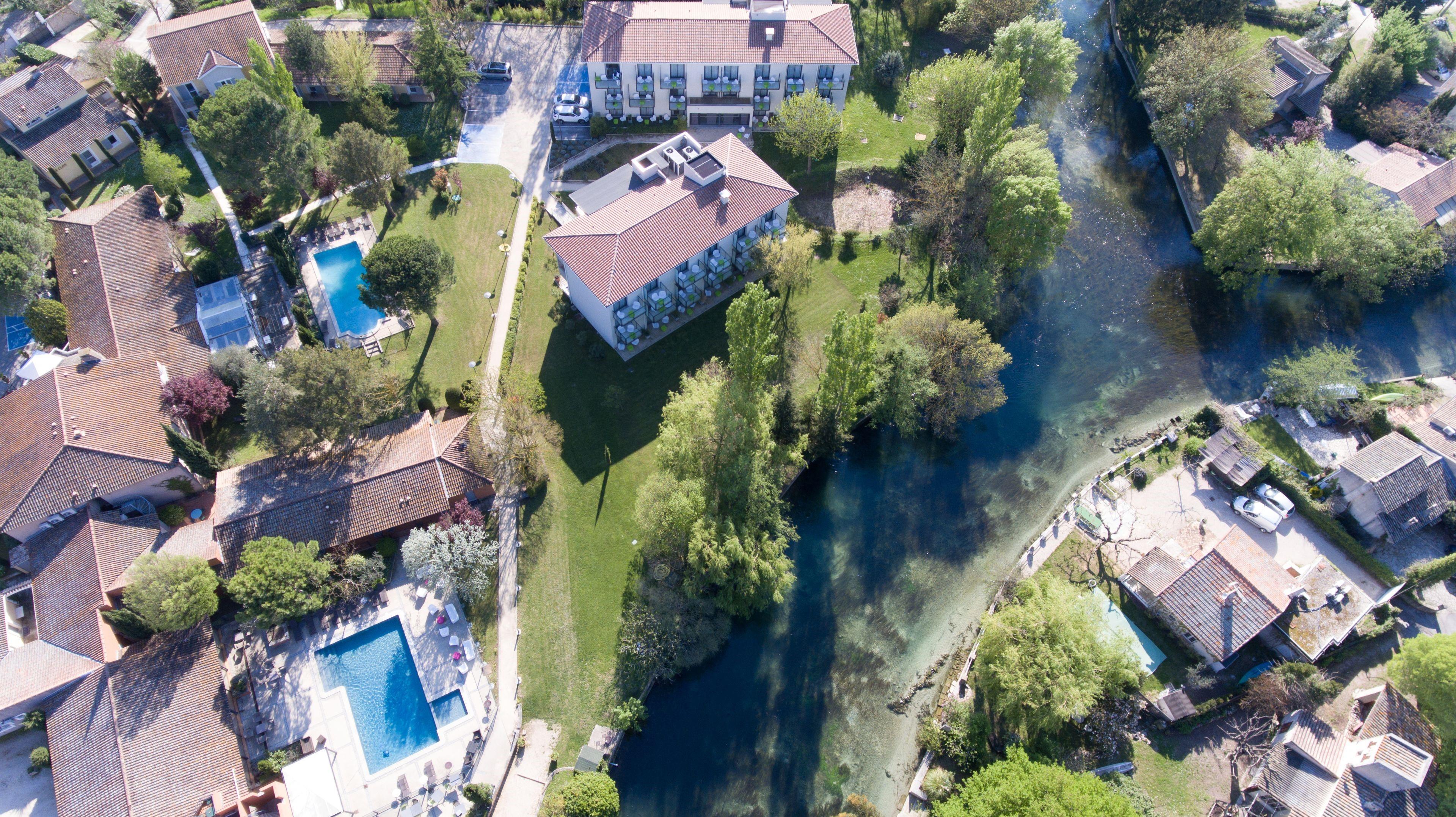 Hotel Domaine De La Petite Isle - Luberon LʼIsle-sur-la-Sorgue Zewnętrze zdjęcie